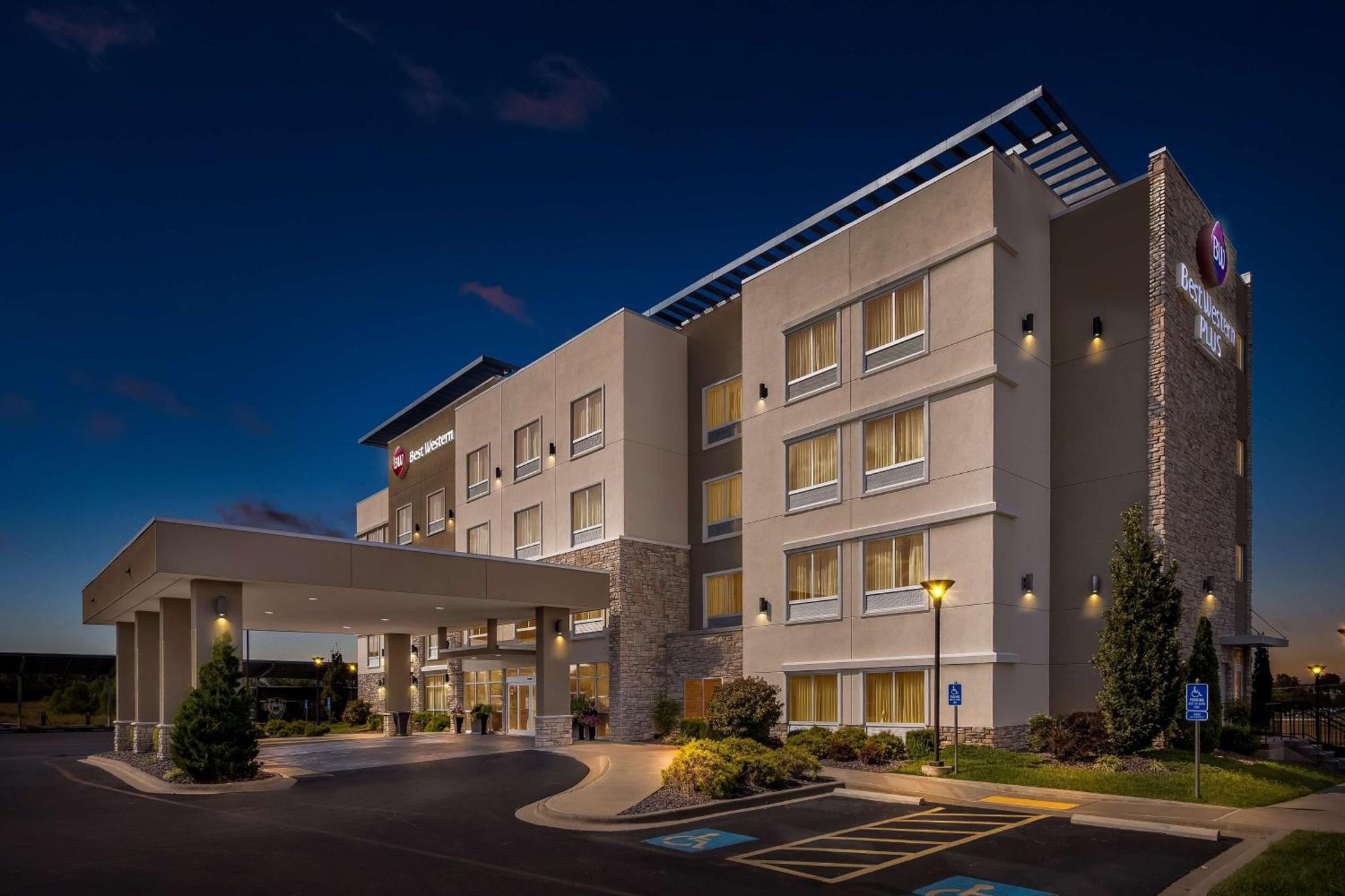 Best Western Plus Bolivar Hotel & Suites Buitenkant foto